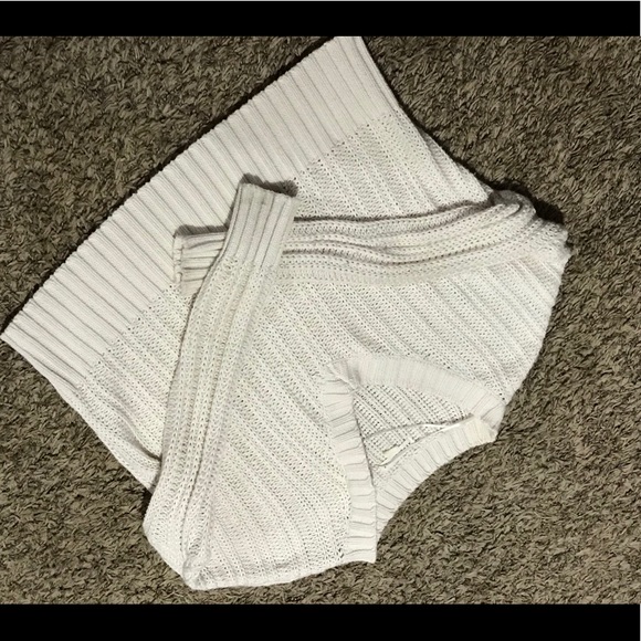 AE sweater - Picture 1 of 1